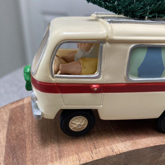 Hallmark 1995 Merry RV Camper Christmas Keepsake Ornament Mr. & Mrs. Santa Claus - Picture 5 of 7